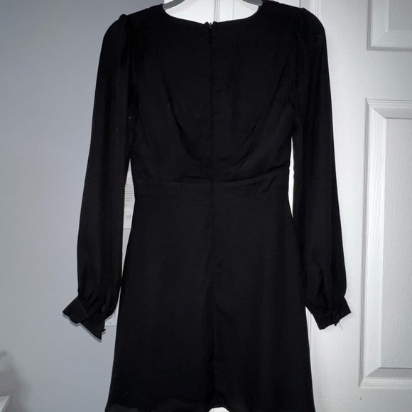 Lulu’s Black V Neck Dress with Sleeves Size Small🖤 - Picture 5 of 6